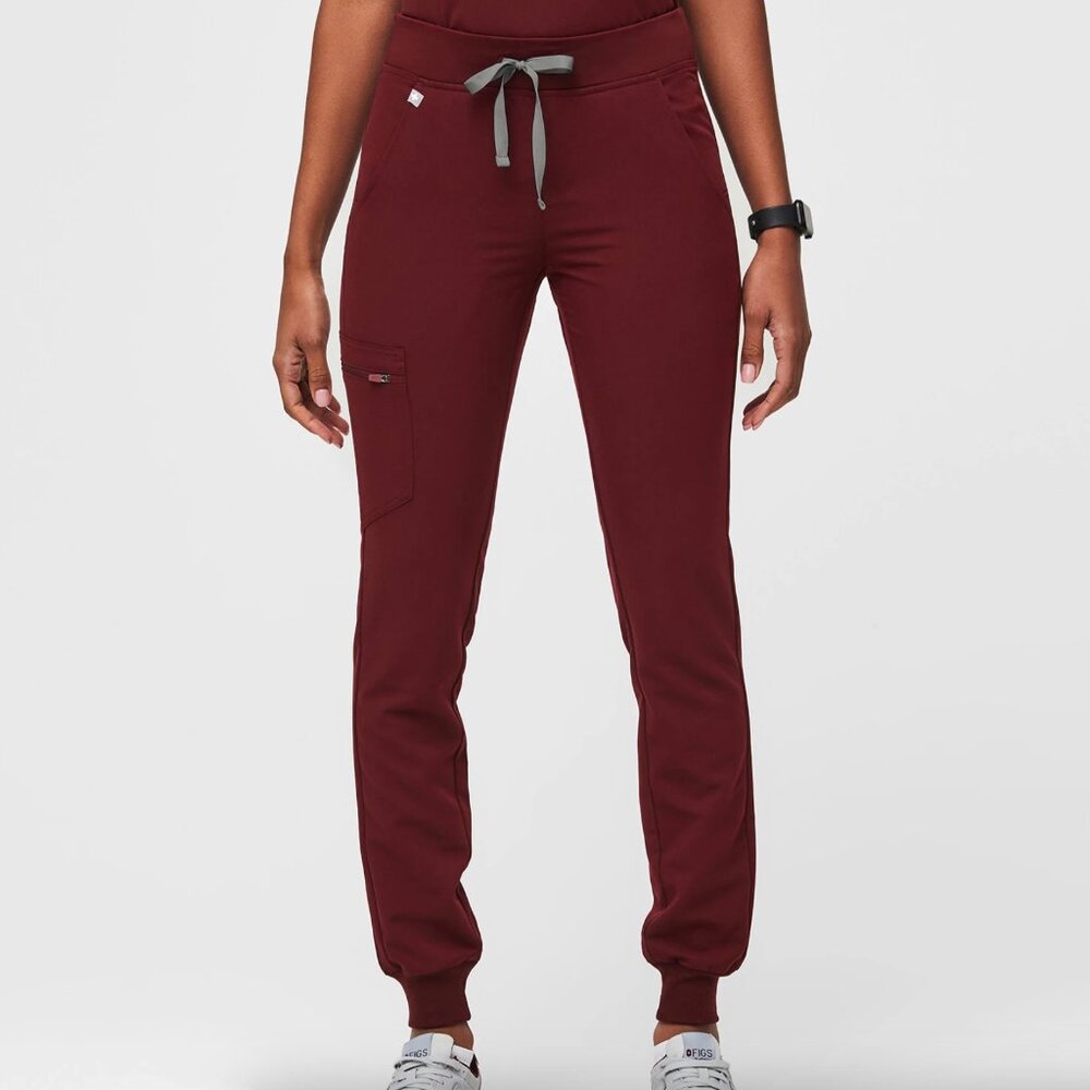 FIGS Zamora Jogger Scrub Pants in Burgundy size Medium Regular